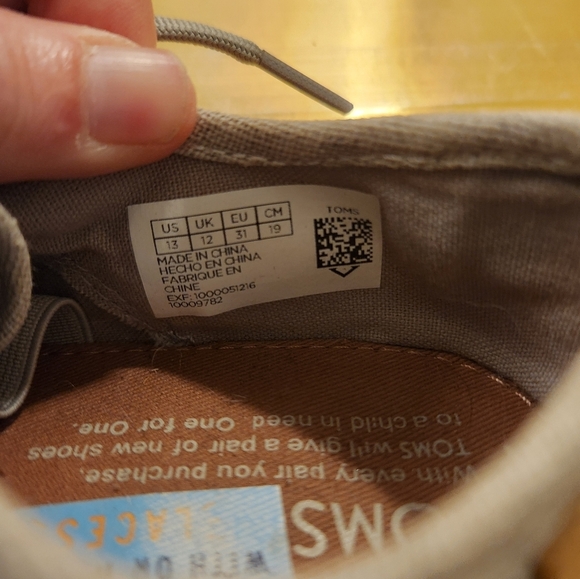 Kids Toms Shoes Size Y13 - Picture 8 of 9